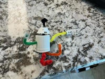 Fun pipe cleaner robot
