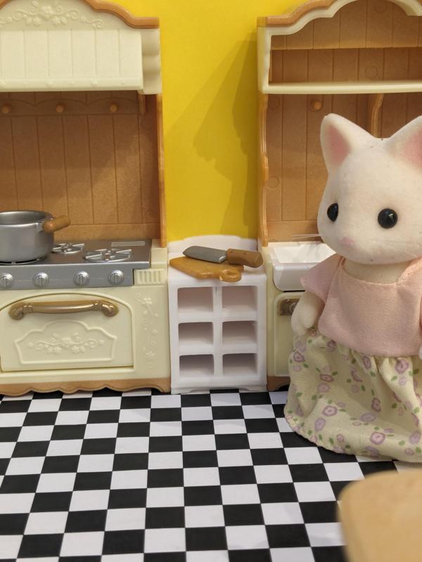 Sylvanian kitchen unit with winerack