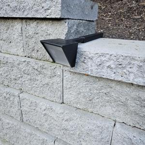 Adjustable Clamping Outdoor Wall Light