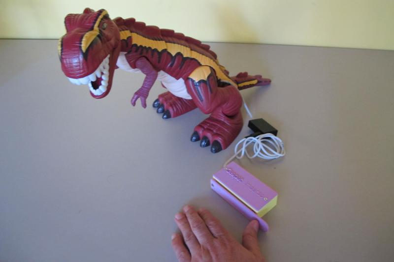 Finger push button / Pulsador de dedo