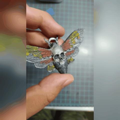 DEATHS- HEAD HAWKMOTH KEYCHAIN