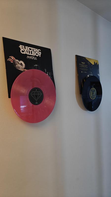 Vinyl record wall shelf