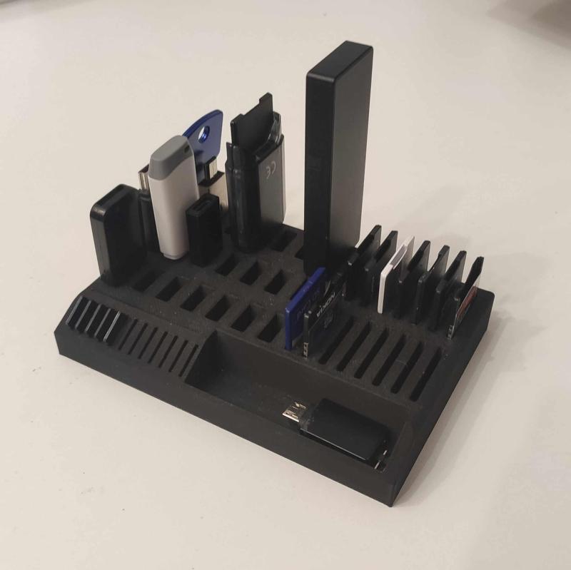 USB A, SD, MICRO SD holder, organizer + a universal tray