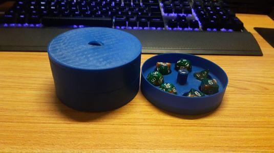 Magnetic stackable dice tray for Dungeons and Dragons