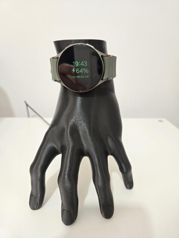 Samsung Galaxy Watch 7 und Watch7 Ultra Hand Stand