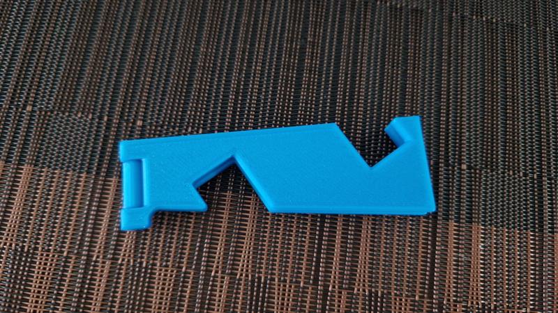 Foldable smartphone stand