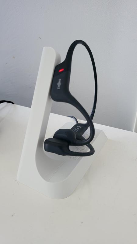 Shokz openrun charging stand