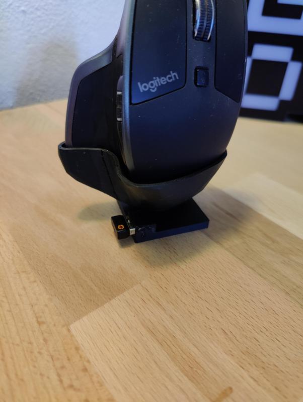 Logitech MX Master 3 Stand WITH USB STORAGE