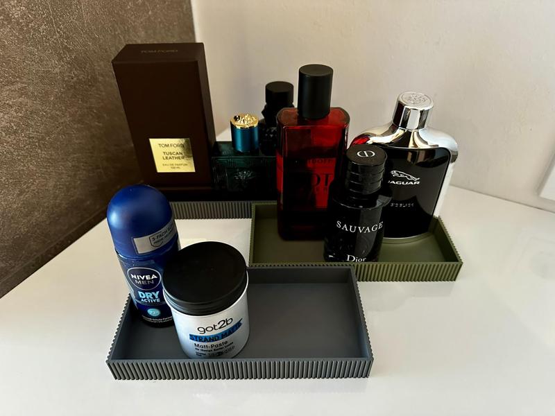 Simple and modern tray