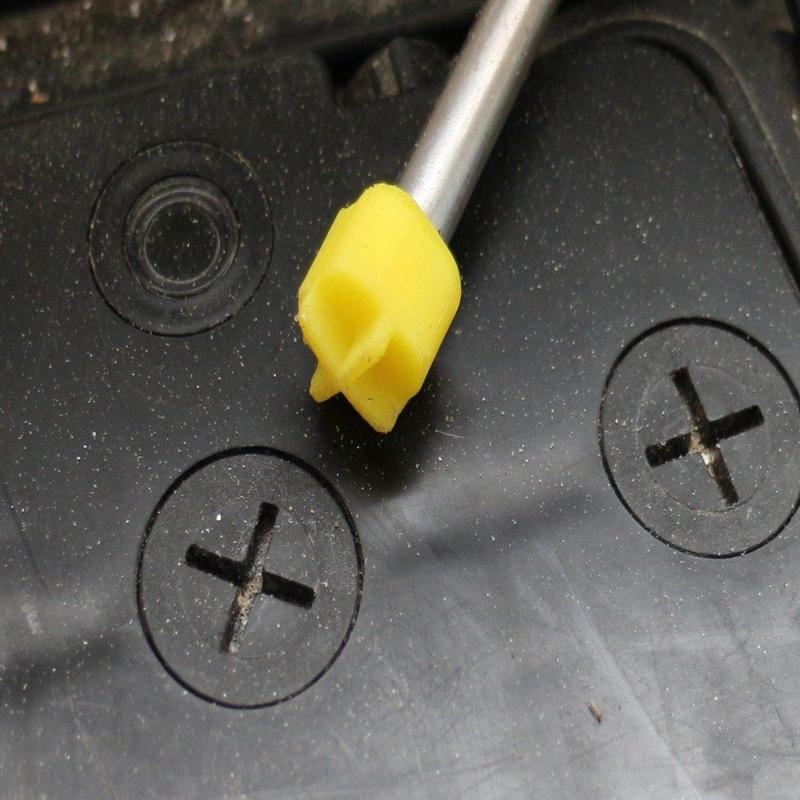 tournevis pour bouchon de batterie V1