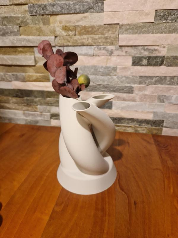 Vase modern design rotated setting