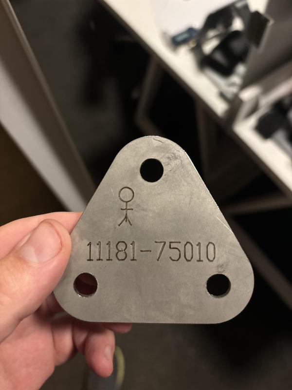 11181-75010 - Toyota Hiace Head Coolant Blocking Plate