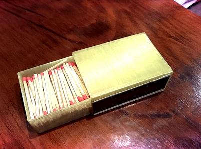 Box of matches / Boite d'allumettes