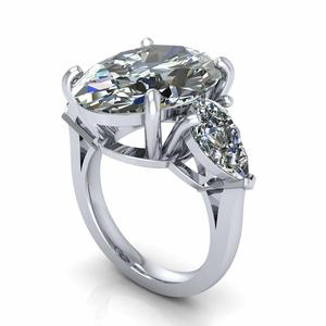Big Pear Diamond Ring R1