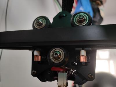 Belt tension clip