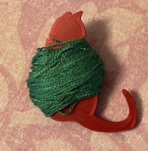 Cat yarn bobbin