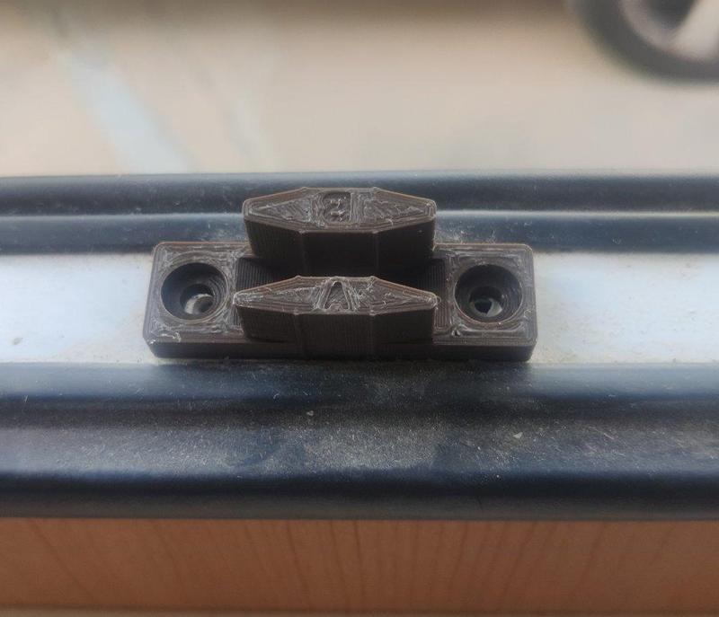 Cierre tipo U ventana