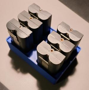 Gridfinity holder for 6 Ring batteries
