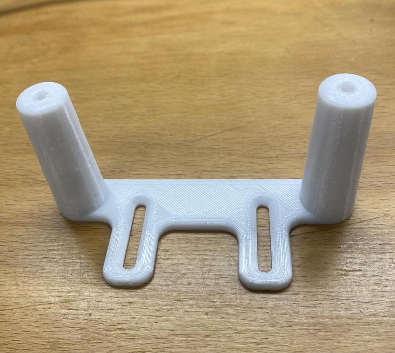 Ikea Skadis Wandhalter mit Langlöchern  für 2 Skadis Platten nebeneinander zu verbinden. Wallmount with 2 longholes to connect plates beside. 