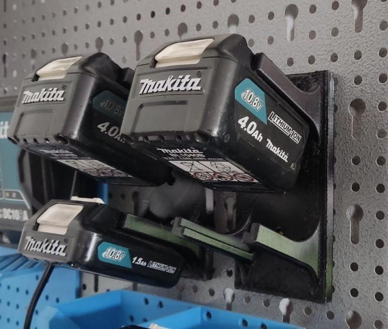 Makita 10.8 V Battery/Akku Wall Mount