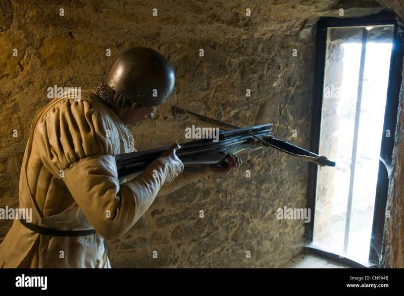 Château-fort médiéval au 1/12 eme - Partie 19 - les arbalétriers médiévaux au 1/12ème