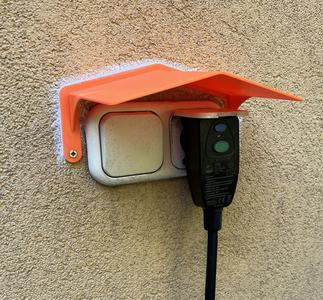 Rain protector for outdoor socket