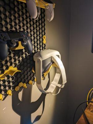 Meta Quest 3 Headset Cradle - Honeycomb wall storage (HWS)