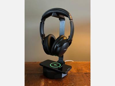 Headset Holder + Wireless Charging Platform
