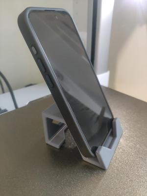 iPhone 15 holder