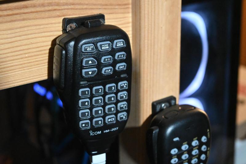 Icom Handset / Microphone Hanger for Woodscrews