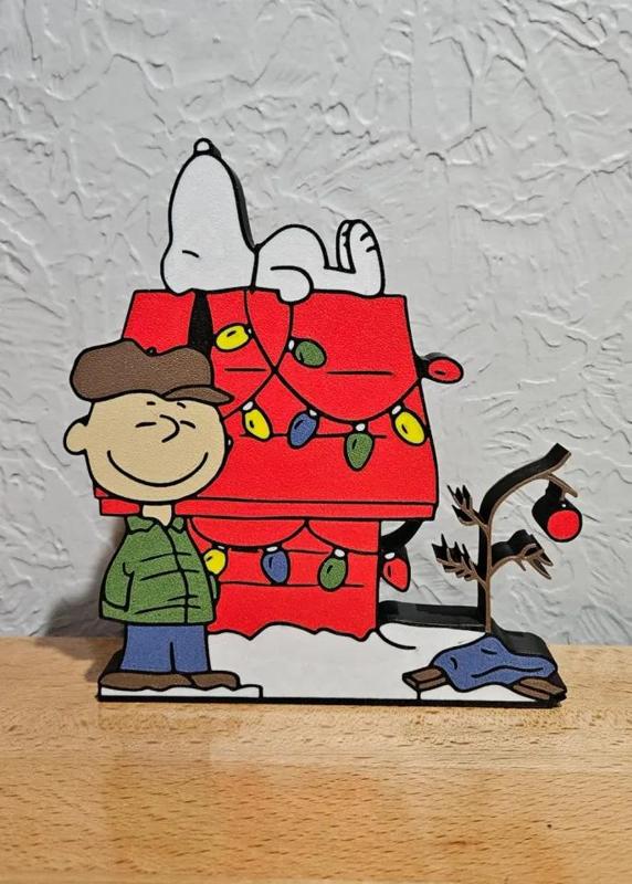 Charlie Brown and Snoopy Doghouse   