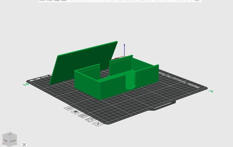 Boite 148x78 avec couvercle coulissant ouverte pour prendre l'objet   