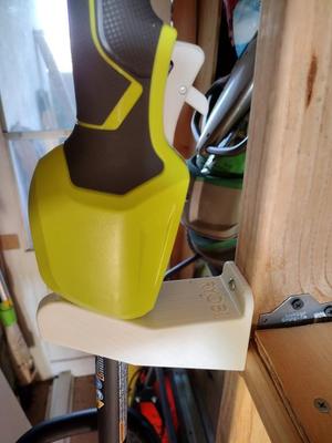 Ryobi 40V trimmer wall mount