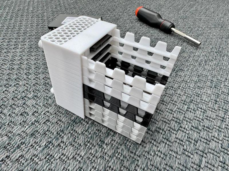 Ssd hotplug 8 drives cage/cradle   