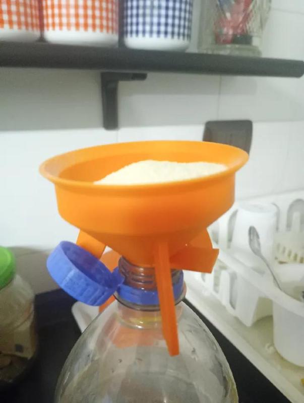 Ice tea funnel-dispenser   