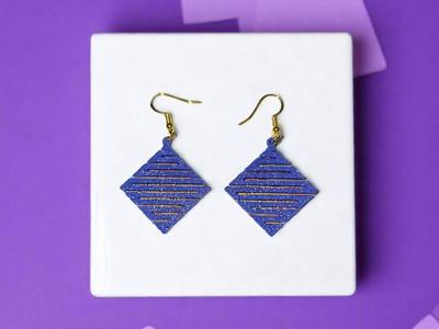 Line square earrings