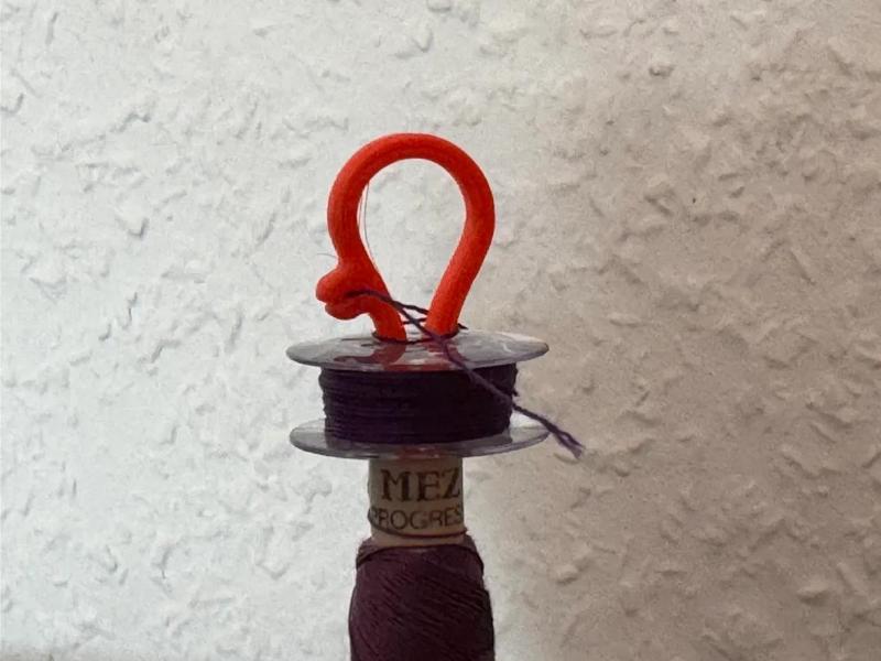 Sewing spool clip with clamp - Nähspulenhalter mit Klemme   