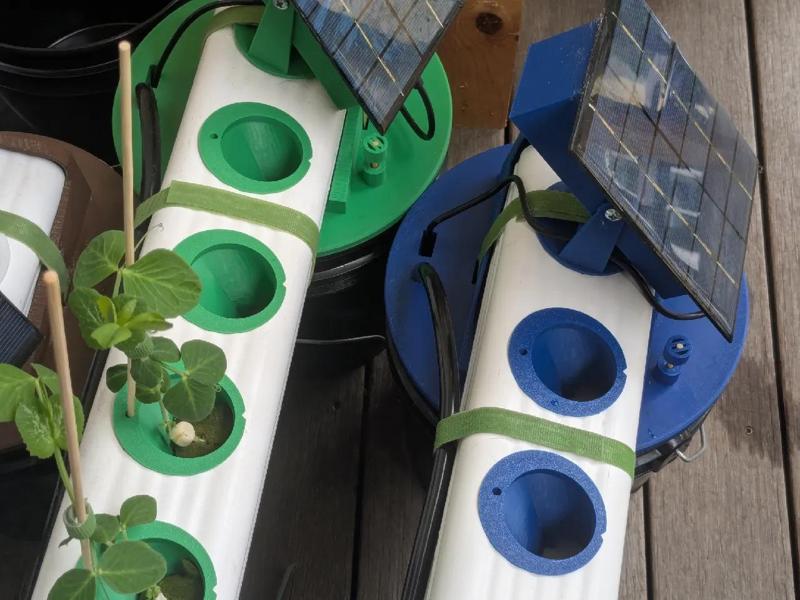 Mini solar hydroponic garden   