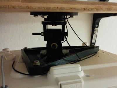 Filleted parametric wade's projector ceiling mount