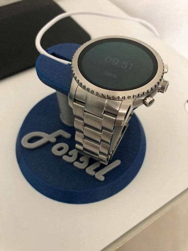 Fossil Q connected watch charging stand