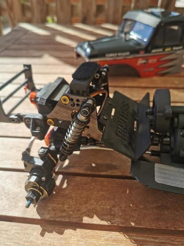 Magnet/velcro holder for gspeed frame to body