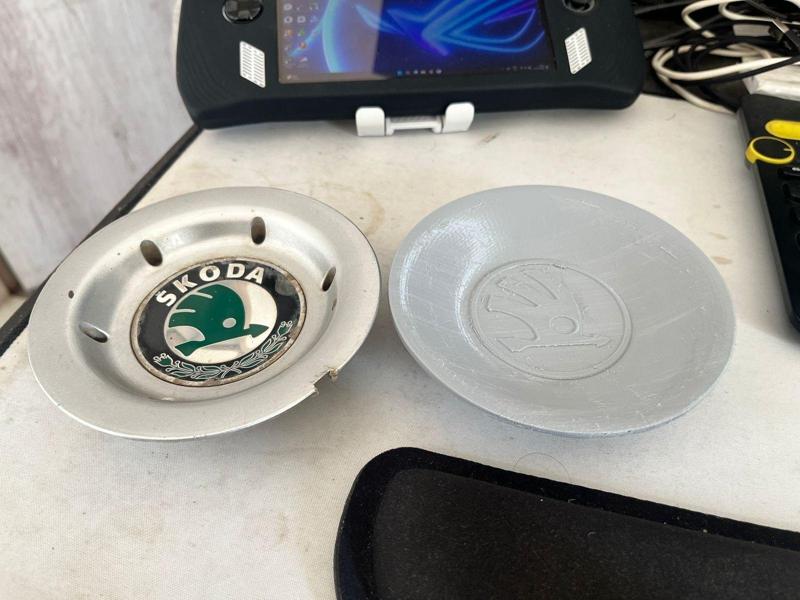 Skoda Octavia MK1 15" alloys wheel caps (1U0 601 149 A)