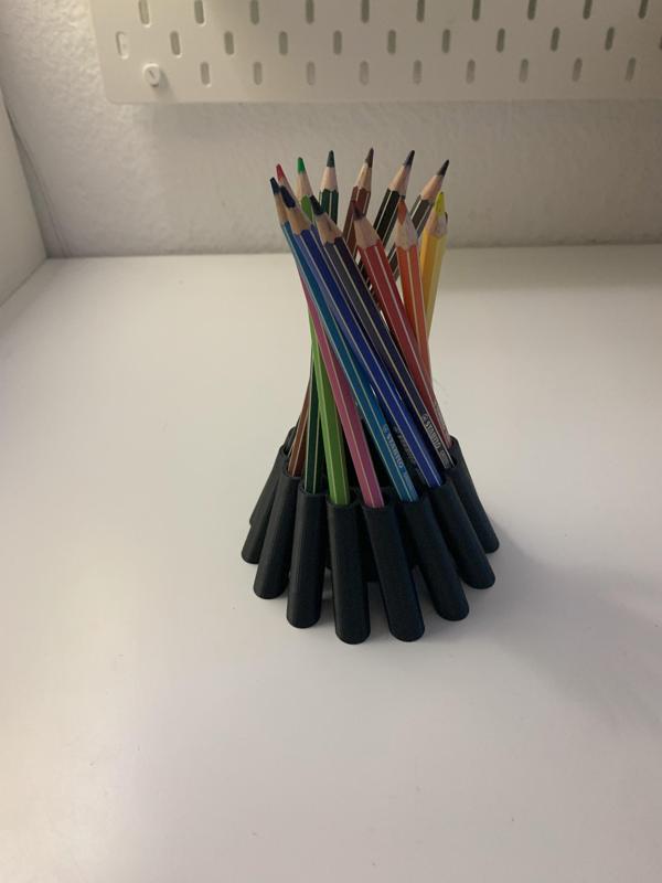 Spiral pencil holder