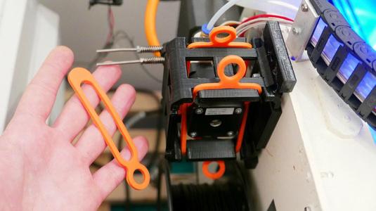 Anti-vibration suspension mount for Bowden extruders (Nema 17)