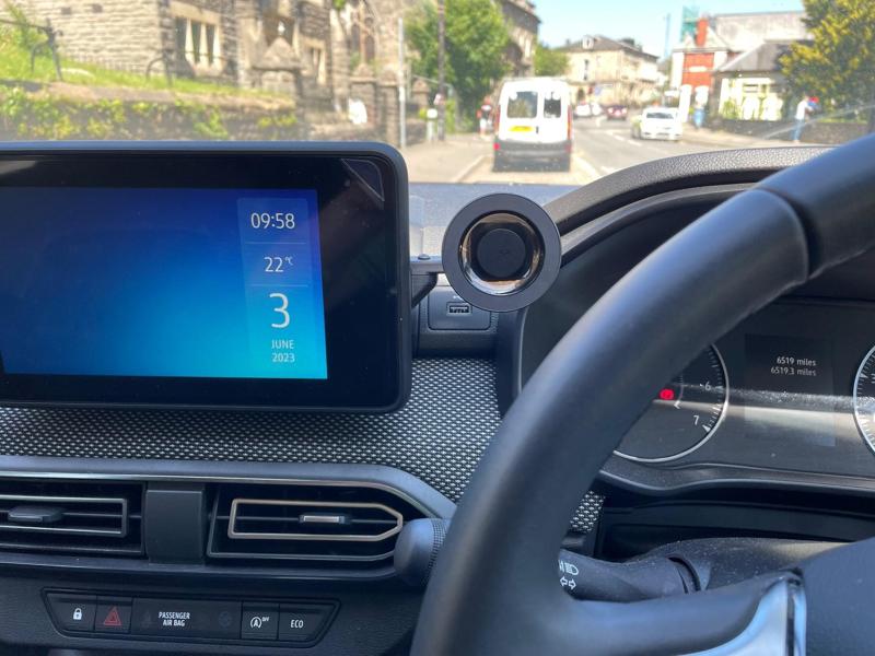 Dacia Jogger 2022+ Sandero III Sandero Stepway III 2021+ Phone Holder for Media Display Medianav MN4