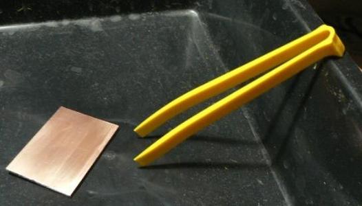 Curved tweezers