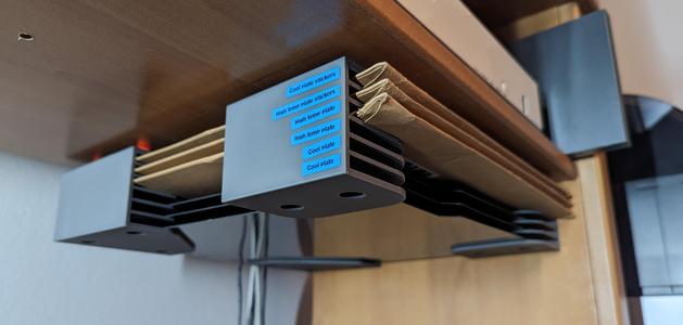 BambuLab plate holder (wall/desk fixable)