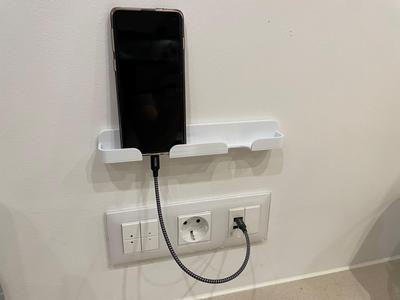 Universal dual Smartphone wall mount / Universelle Doppel-Handy-Wandhalterung