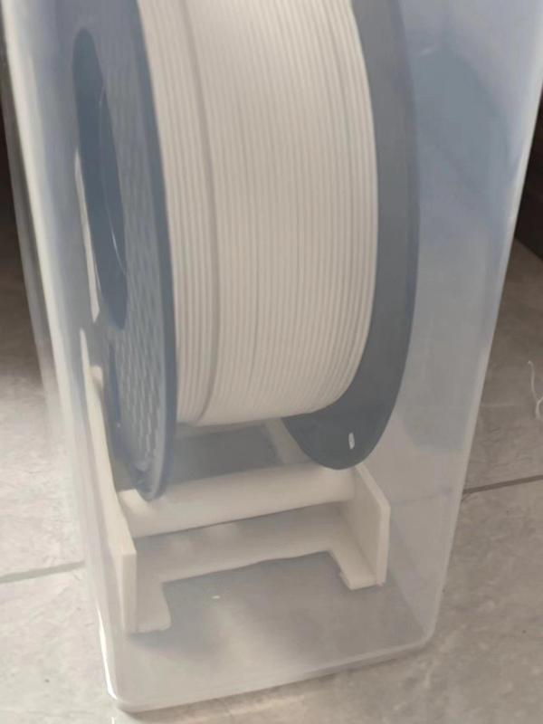 universal spool holder