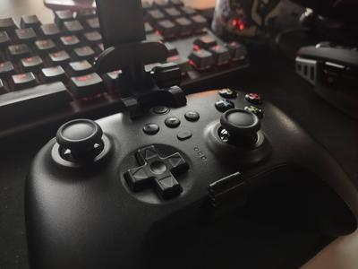 Slim 8BitDo Ultimate Phone Mount with Modular Mounting System (with ports for USB and D/X input switch)